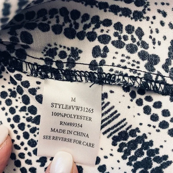 Adrienne Vittadini Geometric Black and White Women's Top - Picture 6 of 7